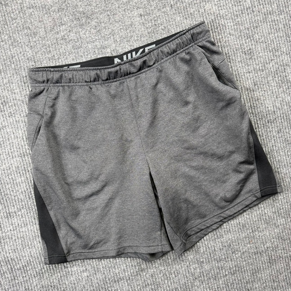 Nike Mens Dri-FIT Training Shorts XL Gray Black Athletic Gym Workout Running